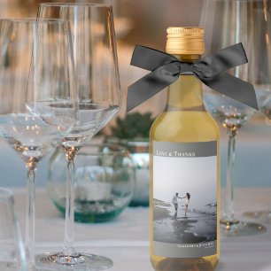 Liebe & Dank Minimalistisch Gray Wedding Foto Mini Weinetikett