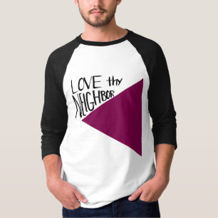 Liebe deinen Nächsten mit burgunderrotem Dreieck T-Shirt