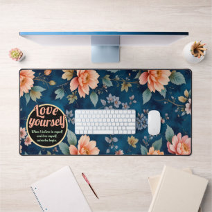 Liebe Dich Selbst – Vintage Blumendesign Schreibtischunterlage