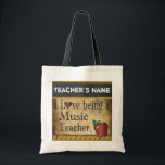 Liebe, die eine Vintage Art des Musik-Lehrer-| ist Tragetasche<br><div class="desc">Musik-Lehrer-Taschen-Tasche. 100% kundengerecht. Bereiten Sie vor, um die Kästen auszufüllen oder den BESONDERS ANFERTIGEN Knopf an zu klicken, um irgendwelche des Schriftartes oder der Grafiken hinzuzufügen, zu bewegen, zu löschen, die Größe neu zu bestimmen oder zu ändern. Gemacht mit hohem Entschließungsvektor und/oder digitalen Grafiken für einen beruflichen Druck. ANMERKUNG: (DIESES...</div>