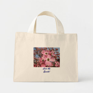 Liebe die Erde! Tragetaschen Pinke Dogwood-Blumen