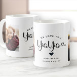 Liebe, die Sie YiaYia Herz Custom Zwei Foto Kaffeetasse<br><div class="desc">Einfach und süß zwei Foto Kaffee Tasse für Oma: Das handgeschriebene Skript liest WE LIEBE YOU YIAYIA mit hübschen Herzen Schnörkel über Ihren Namen. Personalisieren Sie mit Ihren zwei Lieblings-Fotos und machen Sie dies zu einem modernen,  trendigen Sake-Geschenk für eine geliebte Großmutter.</div>