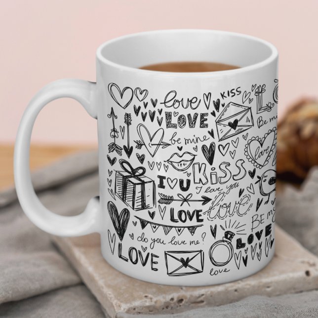 Liebe Doodles aus schwarzem Valentinstag Kaffeetasse (Von Creator hochgeladen)