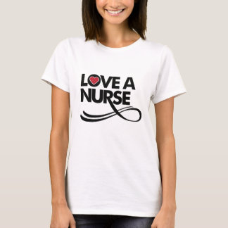 Liebe eine Krankenschwester T-Shirt