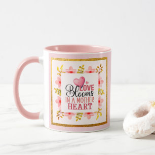 Liebe erblüht im rosa Herzen der Mutter Blumig Tasse