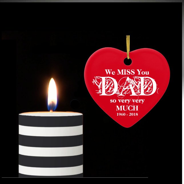 Liebe Erinnerung Personalisierter Vater Weihnachts Keramik Ornament (Forever in our hearts and dearly missed. We love and miss you Dad.)