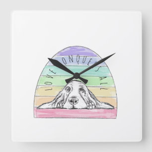 Liebe erobert den ganzen Hund Regenbogenbasenhalm Quadratische Wanduhr