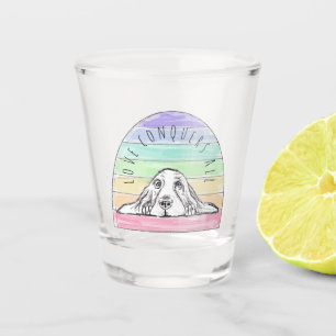 Liebe erobert den ganzen Hund Regenbogenbasenhalm Schnapsglas