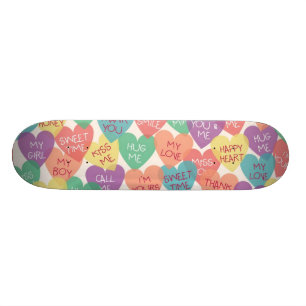 Liebe-Form-Hintergrund Skateboard