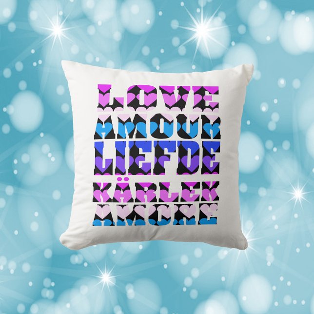 Liebe Fremdsprachen Herz rosa Lila Schwarz Kissen (A pillow that says love in a variety of languages with hearts in pink, blue and purple.)