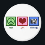 Liebe Frieden Radiologie Magnet<br><div class="desc">Ein Friedenszeichen,  ein Herz und ein Röntgenbild. Ein niedliches Geschenk für einen Radiologen.</div>