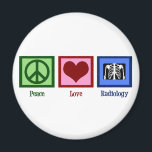 Liebe Frieden Radiologie Magnet<br><div class="desc">Ein Friedenszeichen,  ein Herz und ein Röntgenbild. Ein niedliches Geschenk für einen Radiologen.</div>