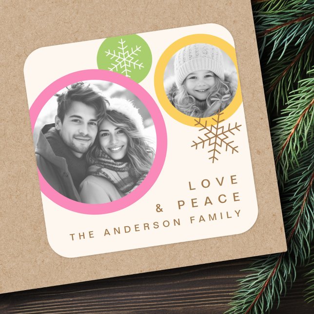 Liebe Frieden Schneeflocken farbenfrohe Foto Urlau Quadratischer Aufkleber (Love peace snowflakes colorful photo holiday square sticker)