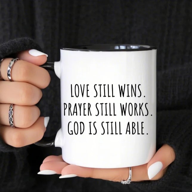 Liebe gewinnt immer noch Gebet Tasse (Von Creator hochgeladen)