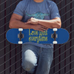 LIEBE GEWINNT JEDER TAG SKATEBOARD<br><div class="desc">das perfekte Valentiner Tagesgeschenk für den,  den Sie Liebe. Ein tolles Geschenk für jeden Freund,  jede Freundin,  jede Ehefrau,  jeden Ehemann... </div>
