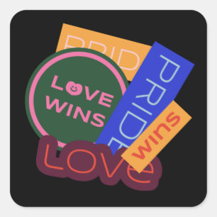 Liebe gewinnt. Stolz. Stolz gewinnt. LGBT+Stolz Quadratischer Aufkleber