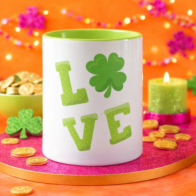 Liebe Grüne Blockbriefe für St Patricks Day Tasse (Von Creator hochgeladen)
