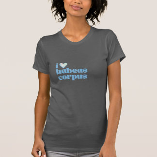 Liebe habeas corpus blau auf dunkelgrau T-Shirt