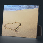 Liebe Heart Beach Fotoplatte<br><div class="desc">Liebe Herz am Strand geschrieben in den Sand zu sagen,  ich Liebe Sie Geschenke,  Karten und warme Strand Hochzeitswünsche.</div>