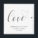 Liebe Herz Schwarz-weiße Niedliche Gastgeschenk Ho Magnet<br><div class="desc">Niedlicher Gastgeschenk Hochzeit-Magnet mit dem Wort "Liebe" in schwarzer Kalligrafie mit einem Herzschlag am Ende, über einem weißen Hintergrund. Die schlichte und minimalistische Anordnung und die viel offene Fläche verleihen diesem Design ein modernes Ambiente und die kalligraphische Schrift und das Herz geben ihm eine romantische Drehung. Diese eleganten Magnete machen...</div>