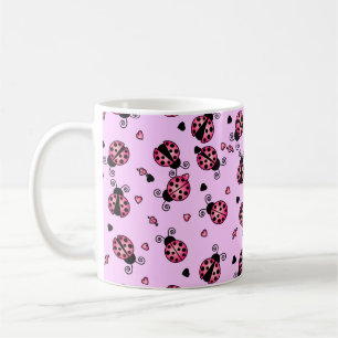 Liebe hört rosa Marienkäfer ab Kaffeetasse