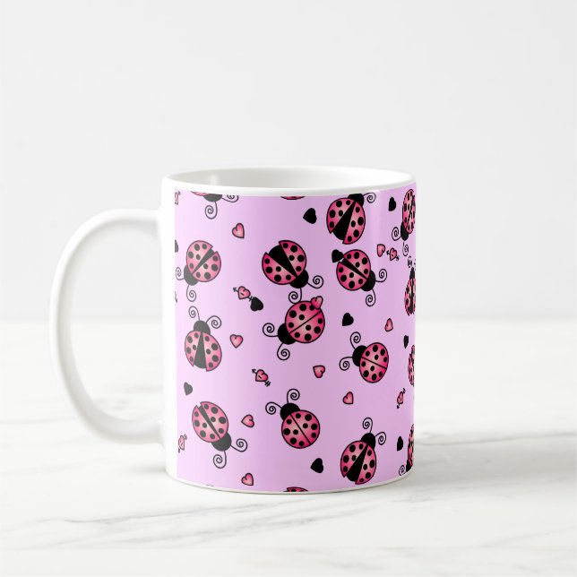 Liebe hört rosa Marienkäfer ab Kaffeetasse (Links)
