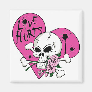 Liebe Hurt Skull Magnet