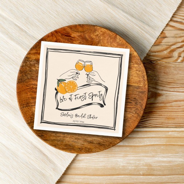 Liebe im ersten Spritz Retro-Orange-Brautparty Serviette (Love at first spritz retro orange hand drawn sketch border bridal shower template napkins modern )