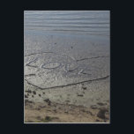 Liebe im Sand Postkarte<br><div class="desc">Herz der Liebe gezeichnet im Sand am Ufer des Mississippi</div>