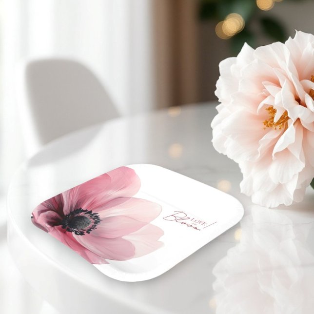 Liebe in blühendem minimalem Brautparty Papier Pappteller (love is in bloom bridal shower paper plates with a single floral creating simple elegance )