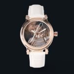 Liebe in elegantem Skript | Foto mit Herz Armbanduhr<br><div class="desc">Diese wunderschöne Uhr zeigt das Wort "Liebe" in eleganter,  Wirbler Kalligrafie-Schrift,  mit Ihrem Lieblingsstift und einem handgeschriebenen Foto mit Drehbuch.</div>