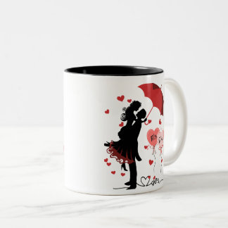 Liebe in jeder Sippe - Paare umarmen in einer Tass Zweifarbige Tasse