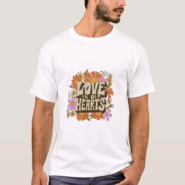 Liebe in unseren Herzen Valentinstag Blumenschrift T-Shirt (Vorderseite)