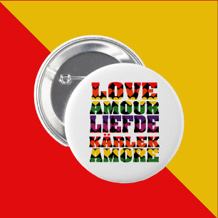 Liebe in vielen Sprachen Dunkle Rainbow Hearts Button