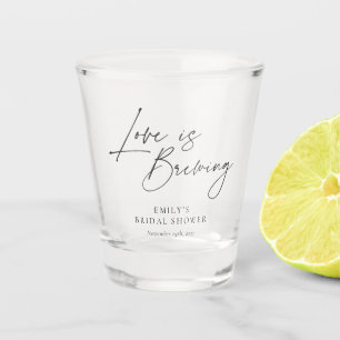 Liebe ist Brauen Florale Hochzeitsdusche Schnapsglas