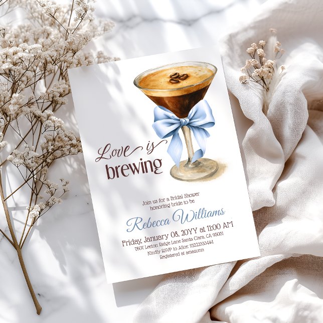 Liebe ist das Brewing Blue Bow Coffee Brautparty Einladung (Von Creator hochgeladen)