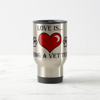 Liebe ist ein Tierarzt Tech Reisebecher