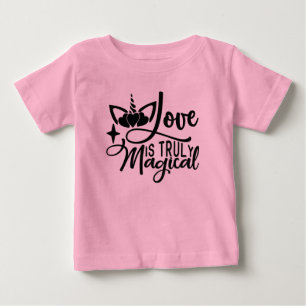 Liebe ist ein wahrhaft magisches Einhorn Rosa Baby T-shirt