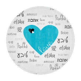 Liebe ist ganz herum schneidebrett