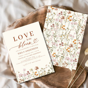 Liebe ist im Brautparty Bloom Wildblume Einladung