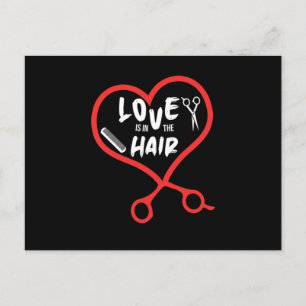 Liebe ist im Friseur-Friseur Stylist-Haar Postkarte