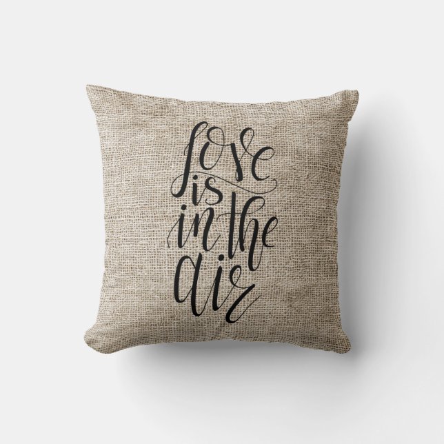 Liebe ist im Luftwurfkissen Kissen (Vorderseite)