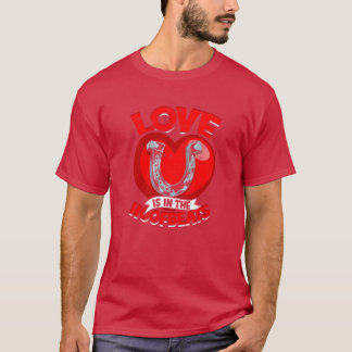 Liebe ist in den Hufschatten Pferd T-Shirt