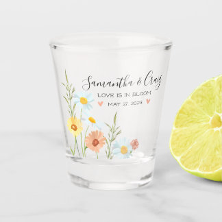Liebe ist in der Wildblume Bloom Daisy Shotglas Schnapsglas