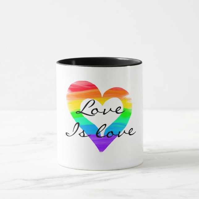 Liebe ist Liebe, bemalt Regenbogenherz Tasse (Zentrum)