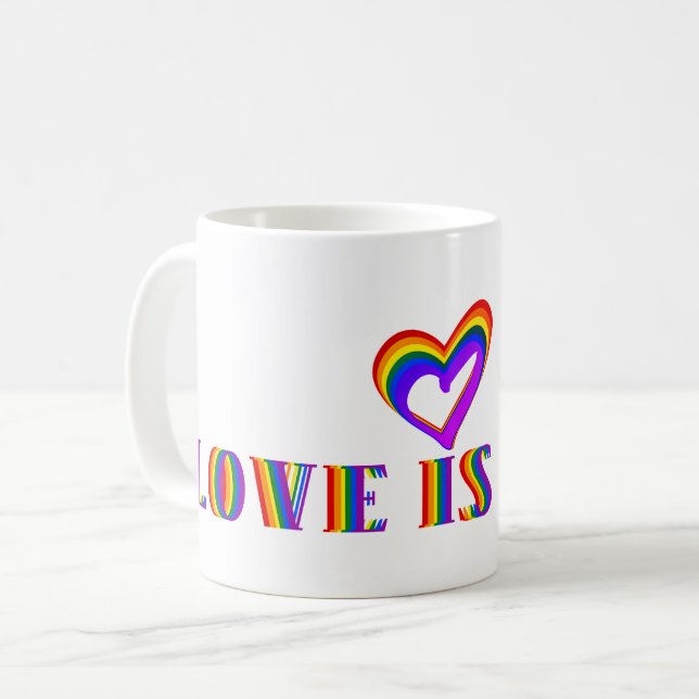 Liebe ist Liebe oder Ihr Text Rainbow Heart LGBTQ Kaffeetasse (Vorderseite Links)