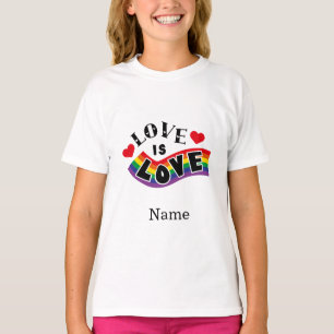Liebe ist Liebe Regenbogenband-Typografie mit Herz T-Shirt