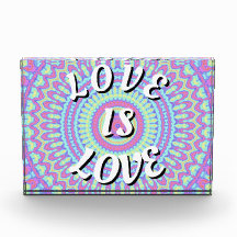 Liebe ist Liebe-Stolz