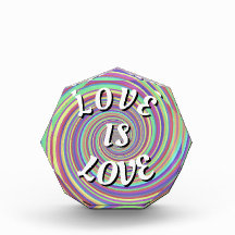 Liebe ist Liebe-Stolz