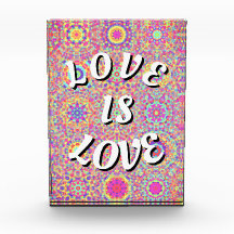 Liebe ist Liebe-Stolz